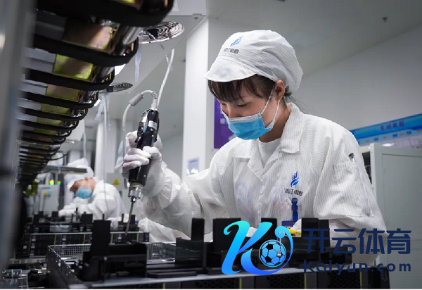     图/湘江鲲鹏兆瀚坐褥车间